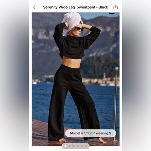 ALO Yoga Serenity Wide Leg Sweatpants. BLACK. Size M